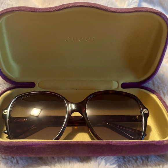 Gucci tortoise shell sunglasses - Picture 2 of 8